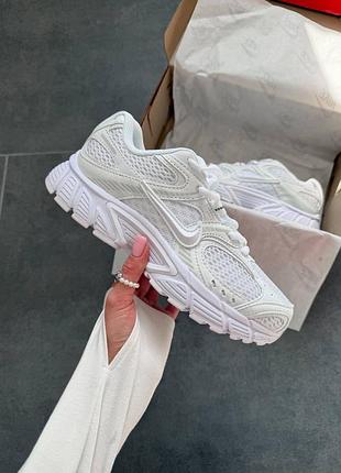 Стильні жіночі кросівки nike v5 rnr white