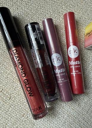 Набір декоративної косметики (помади, блиск, пігмент)💄