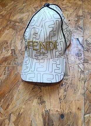 Кепка бейсболка fendi