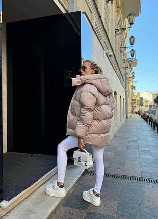 Бежева тепла зимова куртка пуховик з великими секціями і відстібним капюшоном (пуффер), 42-46