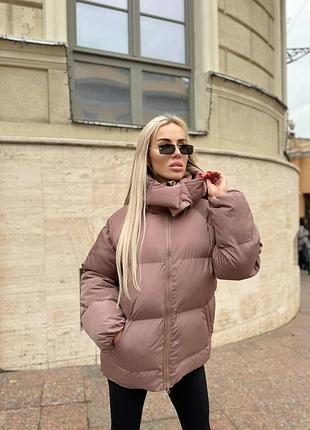 Коричнева(капучино) тепла зимова куртка пуховик з великими секціями і відстібним капюшоном (пуффер), 48-50