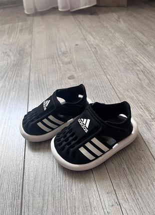 Босоніжки adidas