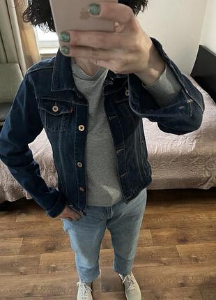 Джинсова куртка levis s-m