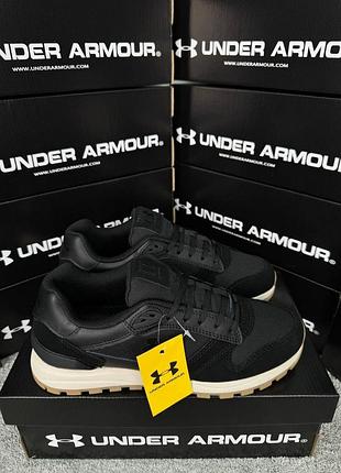 Under armour essential runner black beige 7