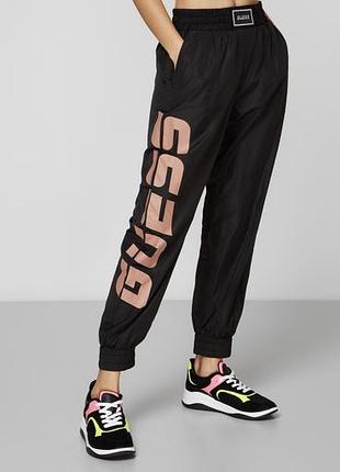 Спортивні штани guess плащовка