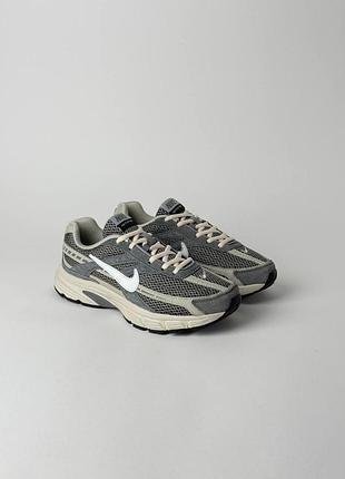 Nike initiator grey beige