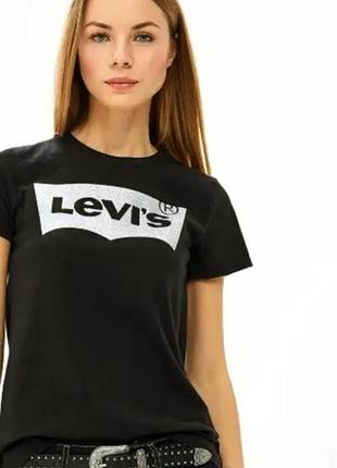 Нова крута жіноча футболка оверсайс бренду levi's  uk 6-8   eur  34-36