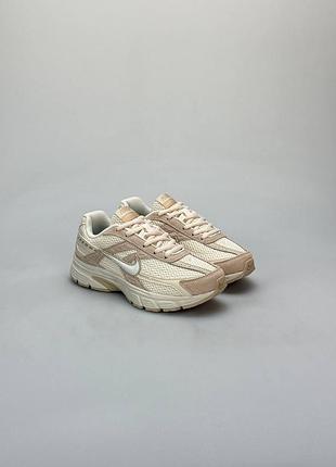 Nike initiator beige