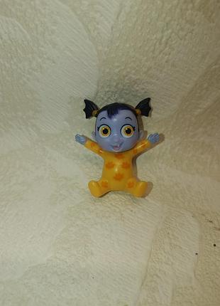 Фигурка нози вампирина дисней vampirina disney