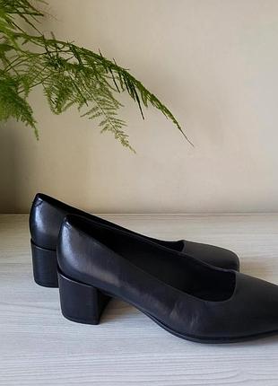 Туфли кожаные оригинал ecco shape 290503 гг.37