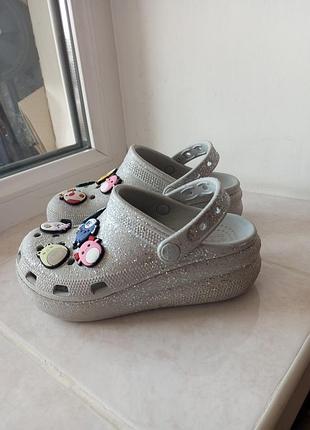 Круті стильні крокси сабо шльопанці бренду crocs glitter cutle    uk  j 1    eur   31-32
