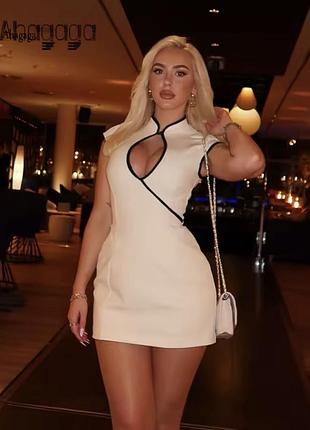 Белое платье zara с вырезом декольте