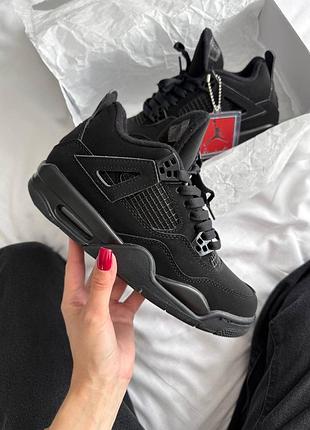 Стильні жіночі кросівки air jordan 4 black cat