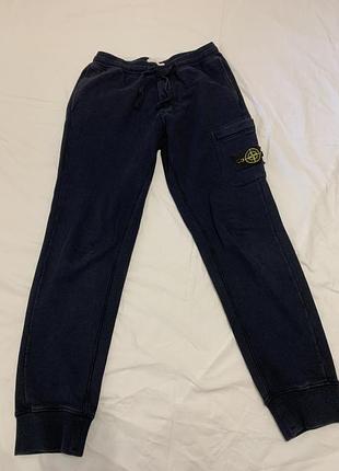 Чоловічі преміальні бавовняні штани-джогери stone island . розмір s.