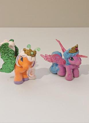 Бархатная фигурка — коллекционная пони из серии filly stars, выпускаемой компанией simba.  filly butterfly (бабочка)  имеет блестящие крылья. лот