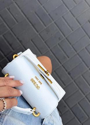 Клатч гесс guess