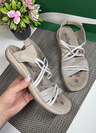 Оригинальные босоножки на резинках skechers