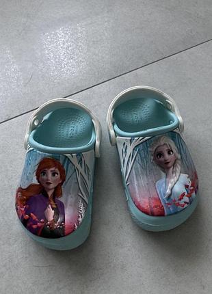 Шльопанці босоніжки  сланці crocs frozen дівчинці c8