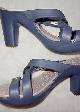 Женские босоножки на каблуке crocs cyber beach high heel (модель 14558) размер: w9 (eur 39–40)