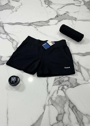 Жіночі спортивні шорти reebok чорні нові розмір s