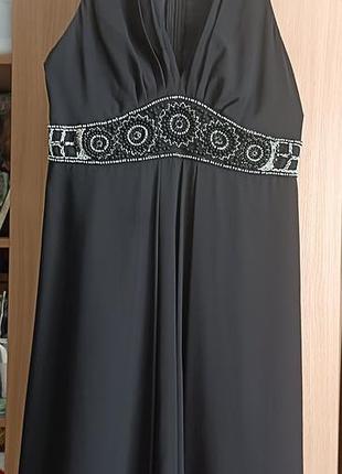 Чорне плаття з вишивкою бісером