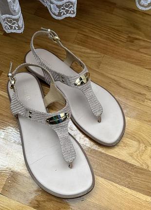 Жіночі шкіряні босоніжки michael kors