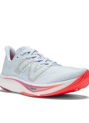 Жіночі бігові кросівки new balance fuelcell rebel v3