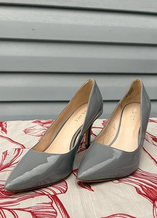 Жіночі туфлі nine west сірого кольору