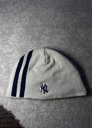 Шапка yankees