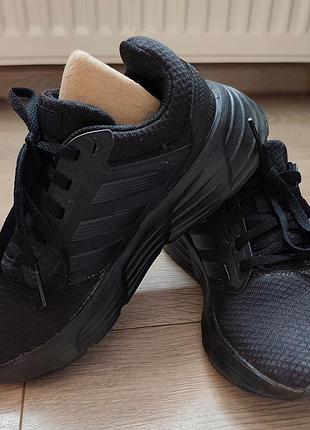 Кросівки чорні жіночі adidas