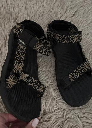 Босоножки teva 38р