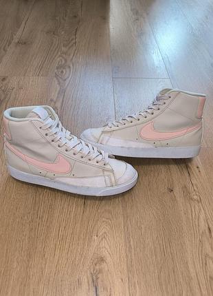 Nike w blazer mid 77 next nature beige