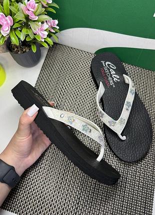 Оригинальные шлепанцы skechers