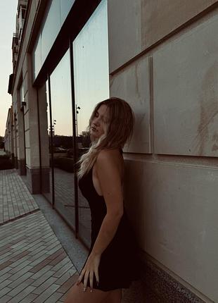 Сукня чорна