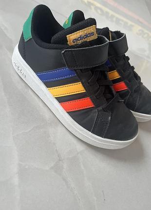 Дитячі кросівки adidas