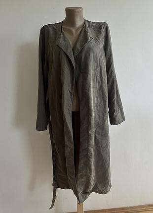 Легкий жіночий плащ zara woman studio  у приглушеному оливковому відтінку. легкий крій, модал+поліестер, розмір m.