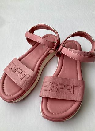 Рожеві сандалі esprit на платформі
