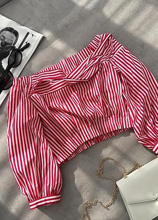 Блуза zara з відкритими плечима в червоно-білу смужку, розмір m