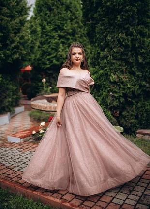 Випускна сукня на груди 85