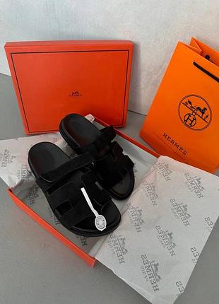 Chypre black suede