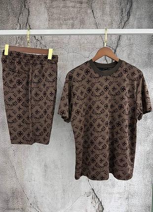 Чоловічий костюм louis vuitton