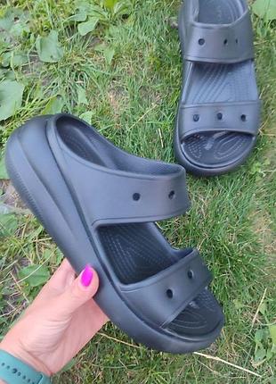 Босоножки crocs