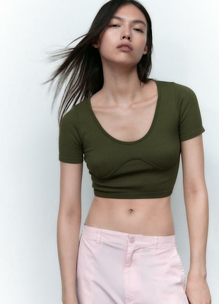Кроп топ у рубчик з імітацією корсета ✨zara✨ укорочена футболка з імітацією кісточок хакі