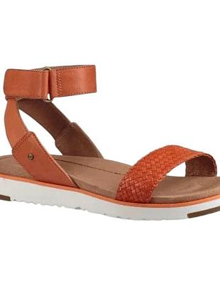 Шкіряні босоніжки ugg laddie  стиль та комфорт 39р 25 см