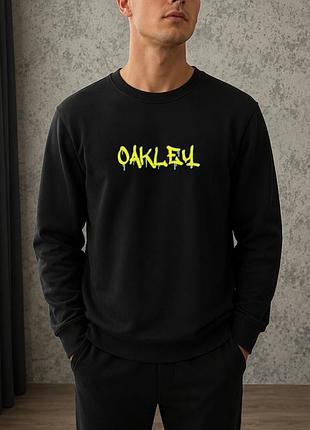 Свитшот от бренда oakley