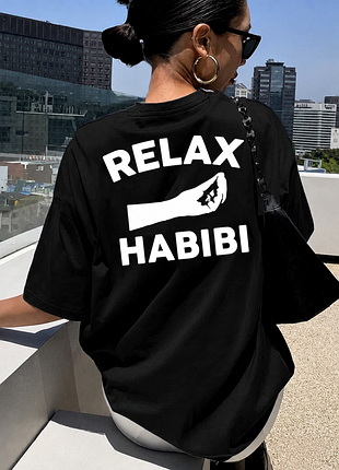 Чорна футболка oversize relax habibi – стиль street style
