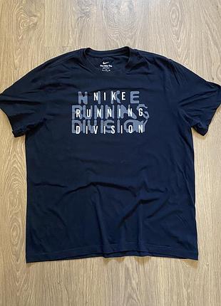 Чорна футболка найк nike