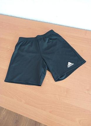 Детские черные спортивные шорты от бренда adidas