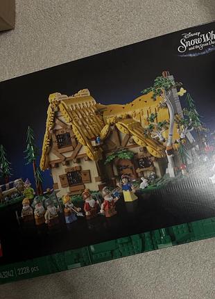 Lego disney princess будинок білосніжки (оригінал, повний набір)