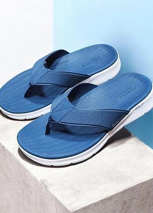 Вьетнамки skechers go consistent оснащены мягкой стелькой skechers goga mat и легкой подошвой ultra light для непревзойденного комфорта раз.40-41